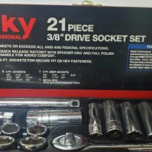 HUSKY 21 PIECE 3/8 DRIVE SOCKET SET QUICK RELEASE RATCHET W/SPEEDER DISC